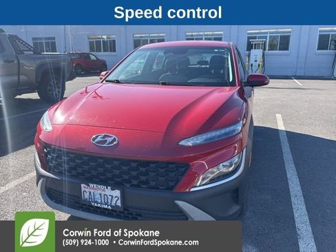 Used 2022 Hyundai Kona SE image 4