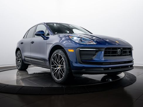 New 2026 Porsche Macan AWD/4WD image 9