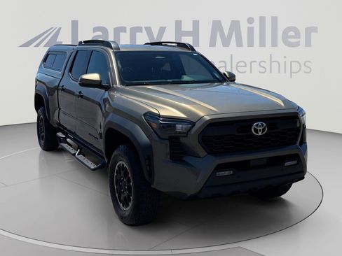 Used 2025 Toyota Tacoma TRD Off-Road w/ TRD Off Road Upgrade Package AWD/4WD image 7