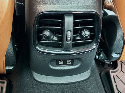 Used 2023 MINI Cooper Clubman S FWD image 12