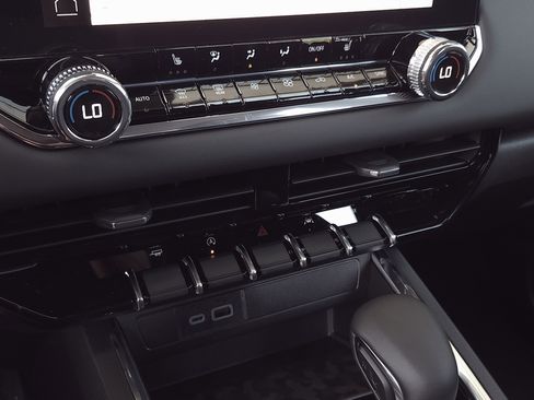 New 2025 GMC Canyon Elevation w/ Convenience Package image 15