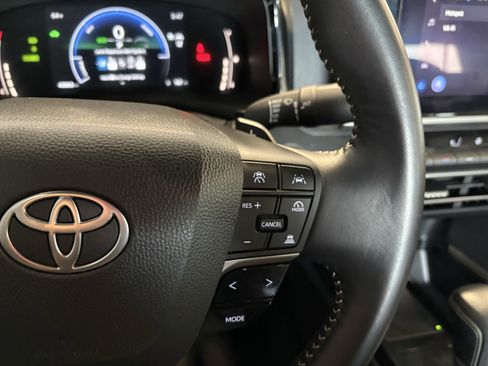 Used 2025 Toyota Camry SE image 22