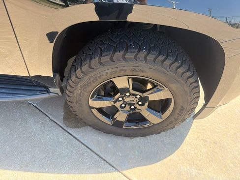 Used 2020 Chevrolet Tahoe LT w/ Texas Edition Package RWD image 10