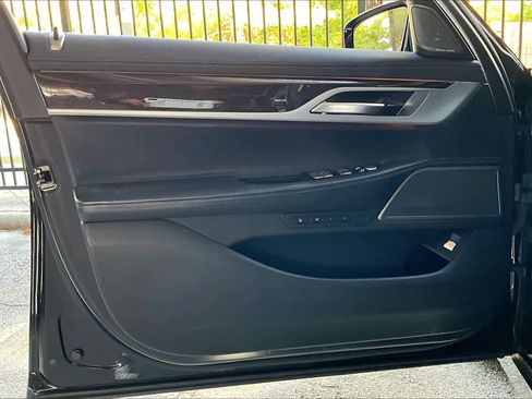 Used 2021 BMW 750i xDrive 750i xDrive w/ Luxury Rear Seating Package image 21