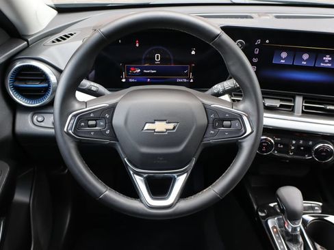 Used 2025 Chevrolet Trax LT w/ Driver Confidence Package FWD image 15