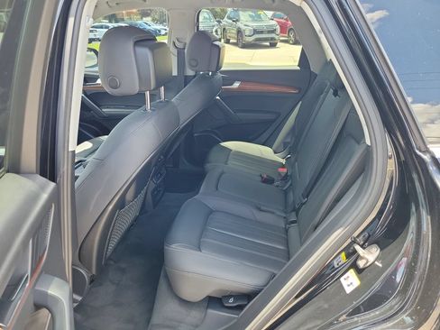 Used 2021 Audi Q5 2.0T Premium Plus w/ Premium Plus Package AWD/4WD image 9