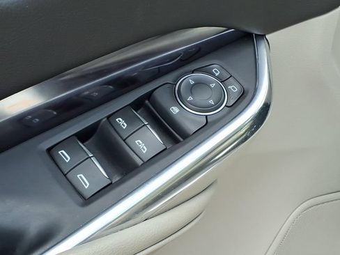 Certified 2023 Cadillac XT4 Luxury w/ Cold Weather Package FWD image 23