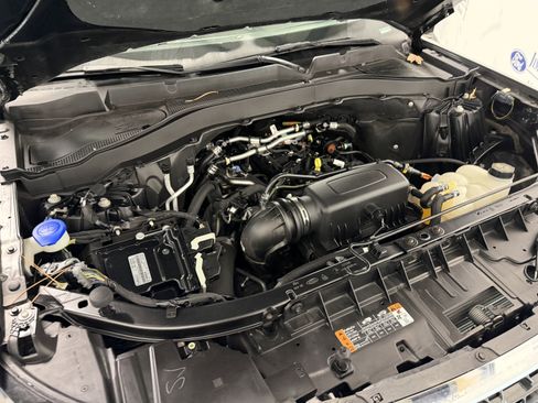 Used 2023 Ford Explorer XLT w/ Equipment Group 202A image 33