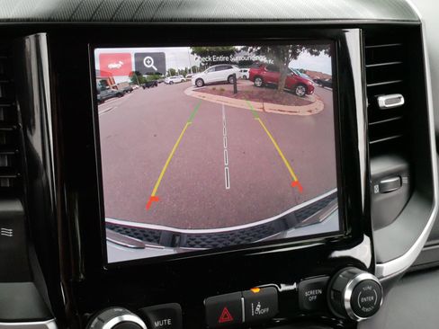 Used 2025 RAM 1500 Big Horn AWD/4WD image 32