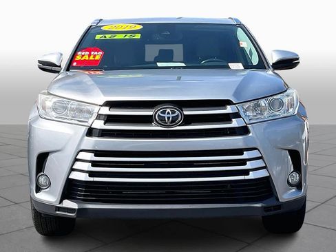 Used 2019 Toyota Highlander XLE image 4