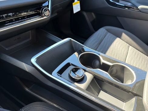 New 2026 Chevrolet Equinox LT w/ Safety and Technology Package image 29