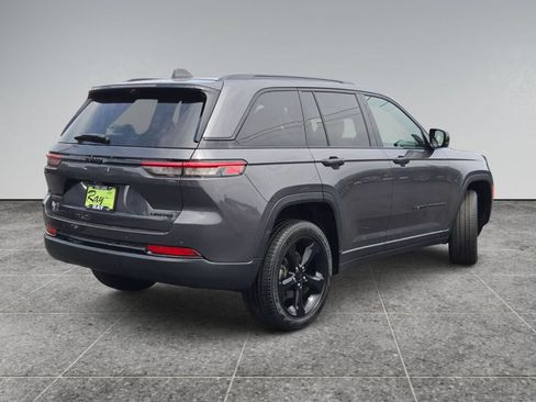 Used 2024 Jeep Grand Cherokee Limited w/ Luxury Tech Group II AWD/4WD image 4