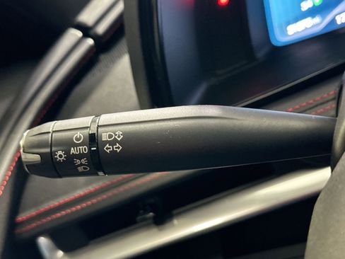 Used 2021 Chevrolet Corvette Stingray Coupe w/ Z51 Performance Package image 27