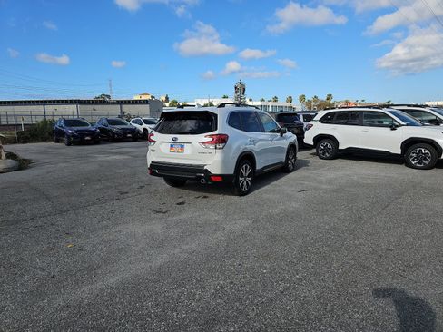 Used 2019 Subaru Forester Limited w/ Popular Package #3 image 7
