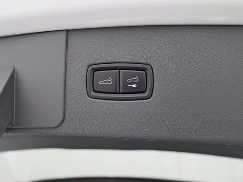 Used 2019 Porsche Cayenne image 36