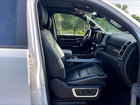 Used 2022 RAM 1500 Laramie AWD/4WD image 7