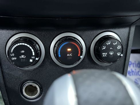 Used 2012 Nissan Rogue SV AWD/4WD image 23