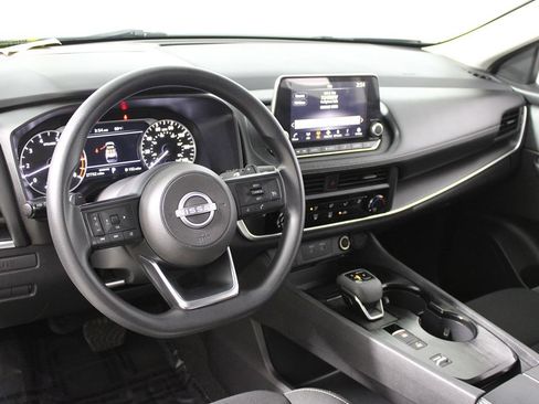 Used 2024 Nissan Rogue S FWD image 6
