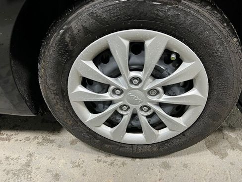 Used 2024 Kia Forte LX image 36