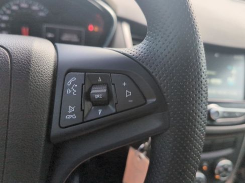 Used 2017 Chevrolet Trax LS FWD image 18