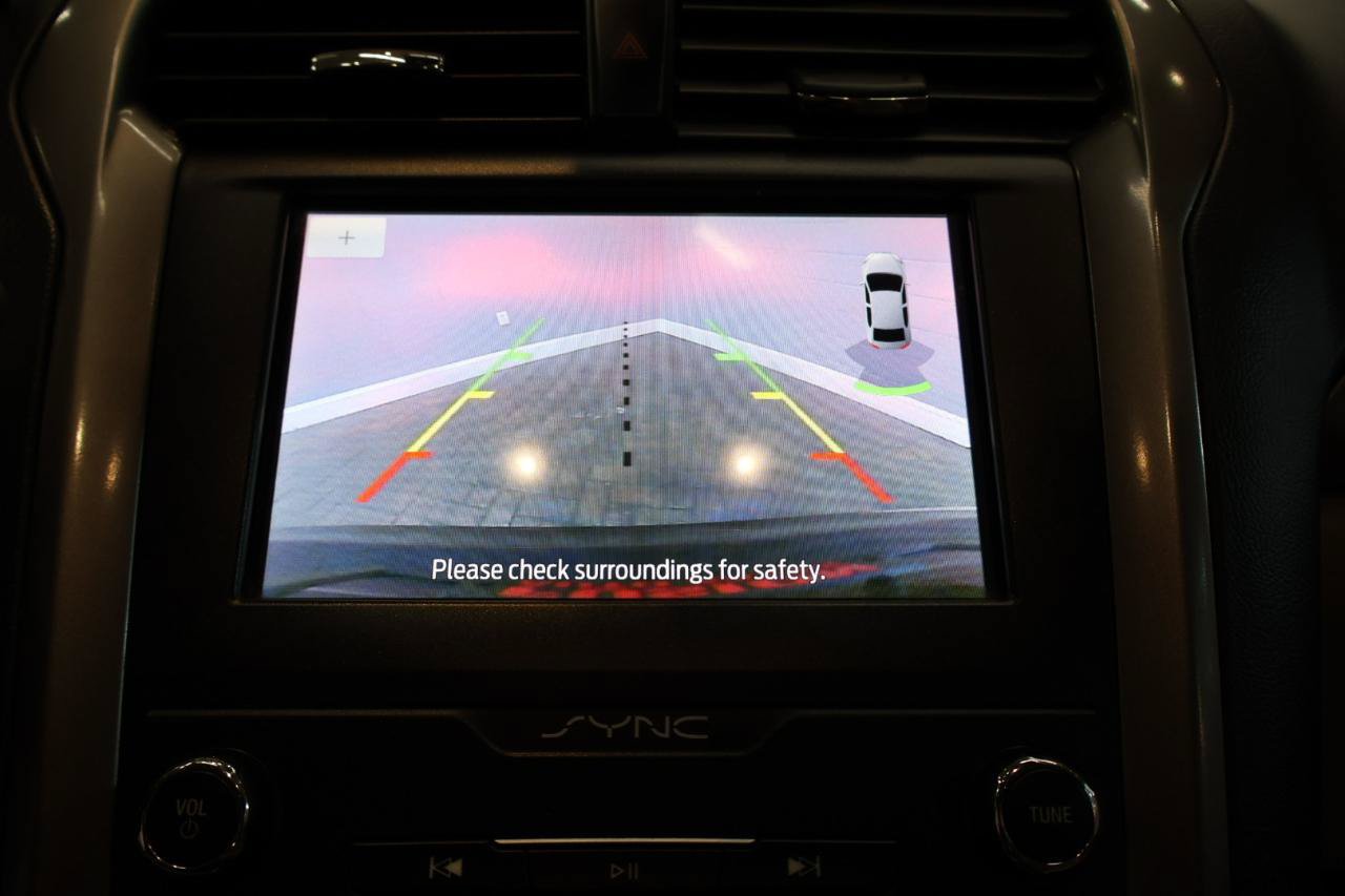 Used 2020 Ford Fusion SEL FWD image 17