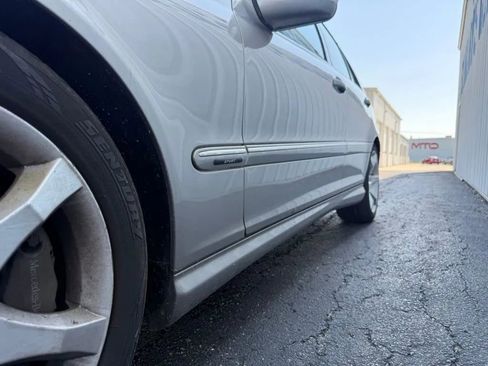 Used 2007 Mercedes-Benz C 230 Sedan image 5