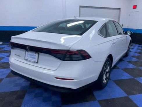 Certified 2023 Honda Accord EX image 8