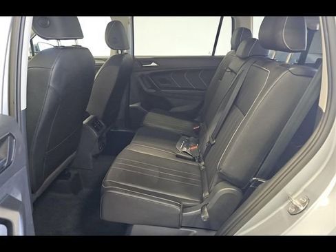 Used 2023 Volkswagen Tiguan SE FWD image 5