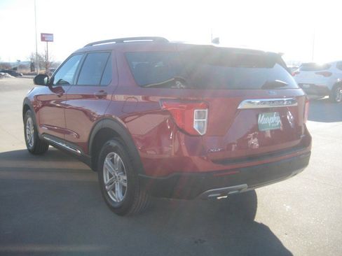 Used 2021 Ford Explorer XLT w/ Equipment Group 202A image 5