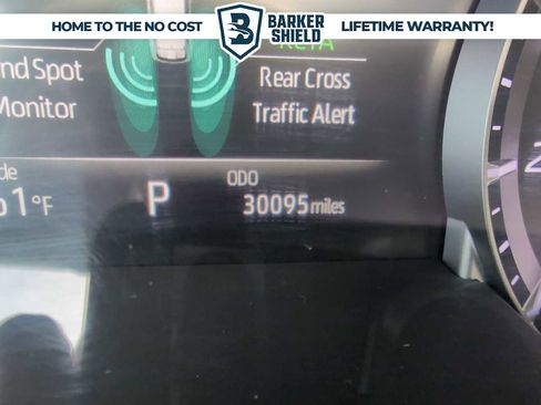 Used 2024 Toyota Highlander XLE FWD image 12