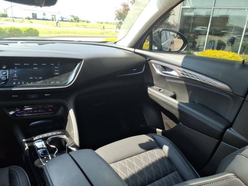 Used 2023 Buick Envision Avenir AWD/4WD image 11