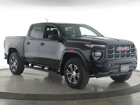Used 2024 GMC Canyon AT4 AWD/4WD image 2