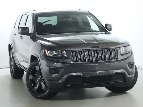Used 2014 Jeep Grand Cherokee Altitude AWD/4WD image 2