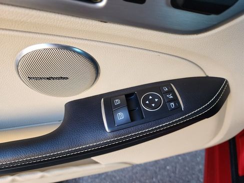 Used 2015 Mercedes-Benz SLK 250 w/ Premium Package image 34