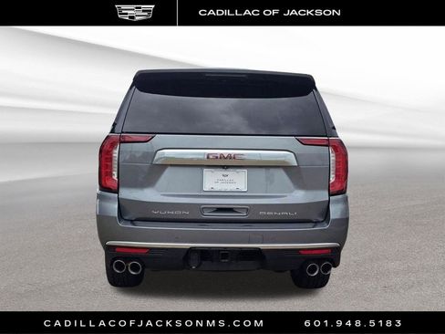 Used 2022 GMC Yukon XL Denali AWD/4WD image 6