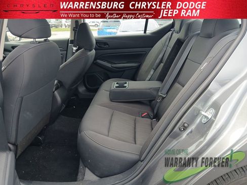 Used 2024 Nissan Altima 2.5 SV FWD image 14