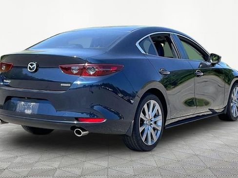 Used 2019 MAZDA MAZDA3 Sedan FWD image 5