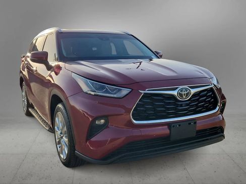 Certified 2021 Toyota Highlander Limited image 3