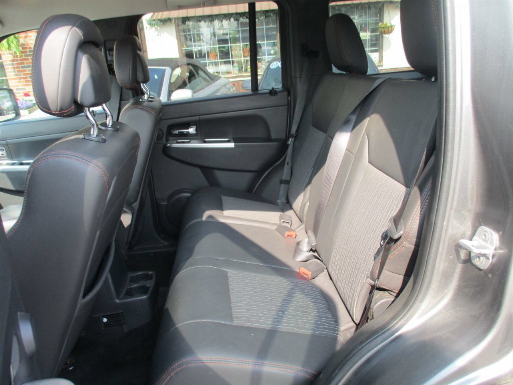 Used 2012 Jeep Liberty Arctic AWD/4WD image 8