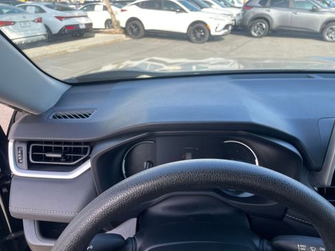 Used 2025 Toyota RAV4 LE image 33