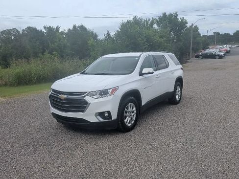 Used 2019 Chevrolet Traverse LT FWD image 1