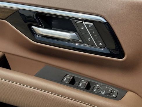 New 2026 Chevrolet Suburban High Country AWD/4WD image 19