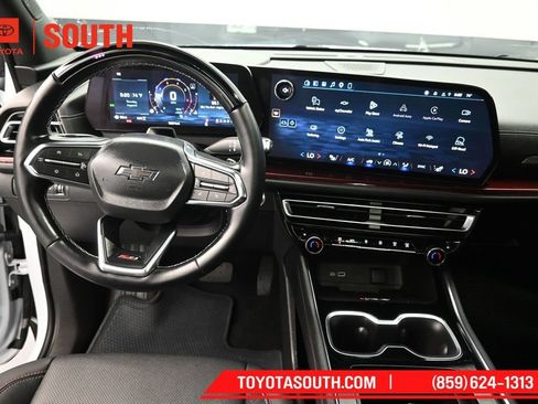 Used 2026 Chevrolet Traverse Z71 w/ Enhanced Driving Package AWD/4WD image 11