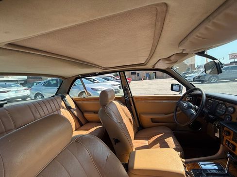 Used 1987 Jaguar XJ6 RWD image 17