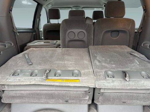 Used 2006 Toyota Sienna CE image 32