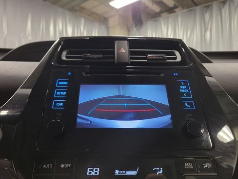 Used 2017 Toyota Prius Two FWD image 19
