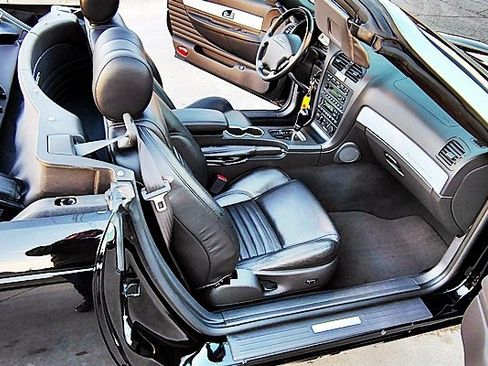 Used 2002 Ford Thunderbird Deluxe image 15
