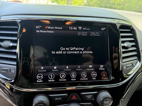 Used 2019 Jeep Grand Cherokee Overland AWD/4WD image 28