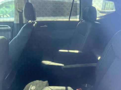 Used 2023 Volkswagen Atlas SE AWD/4WD image 6