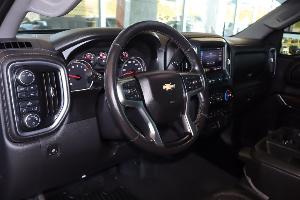 Used 2020 Chevrolet Silverado 1500 LT w/ All-Star Edition AWD/4WD image 17